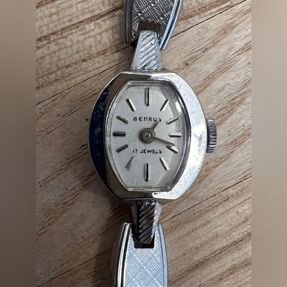 Benrus Ladies Watch Vintage Mechanical Winding 17 Jewels Stainless Watch - Picture 5 of 11